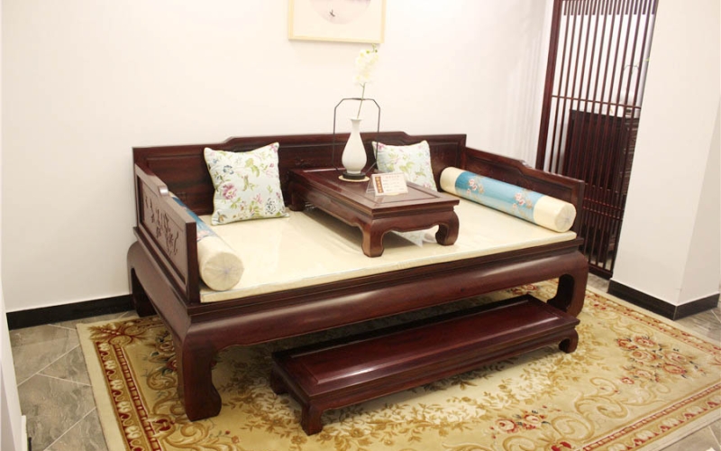 红木家具，一定就是红色的吗？？？