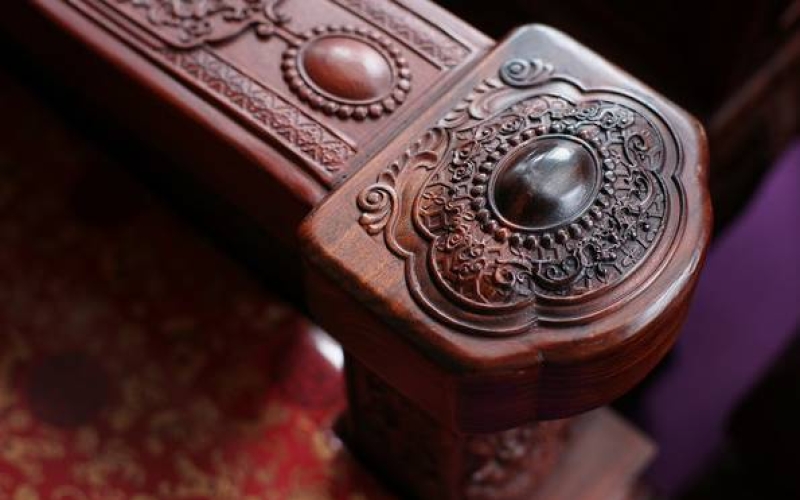 红木家具厂为您介绍为什么各人都爱红木家具？？？